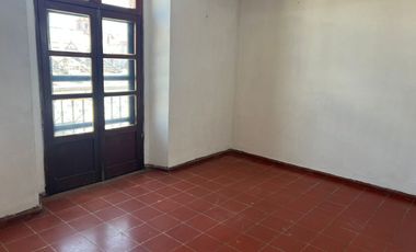 Local comercial con excelente ubicación: Centro, Álvaro Obregón esquina Corregidora por San José