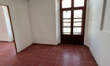 Local comercial con excelente ubicación: Centro, Álvaro Obregón esquina Corregidora por San José