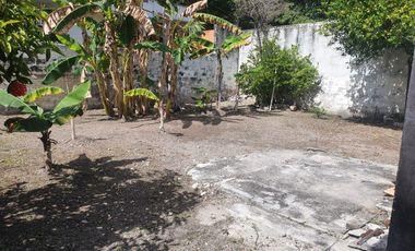 Atención constructores e inversionistas - Casa super ubicada con terreno amplio