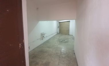 Atención constructores e inversionistas - Casa super ubicada con terreno amplio