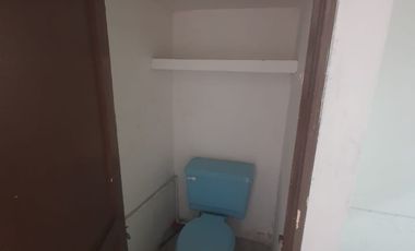 Atención constructores e inversionistas - Casa super ubicada con terreno amplio