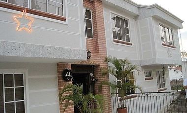 SE ARRIENDA CASA 4 ALCOBAS LAGOS DEL CACIQUE