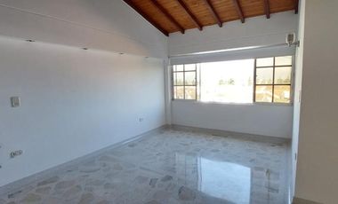 SE ARRIENDA CASA 4 ALCOBAS LAGOS DEL CACIQUE