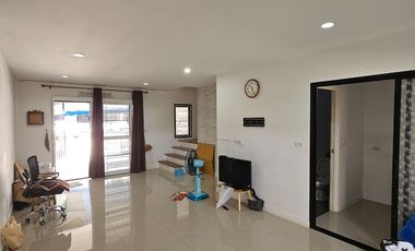 ขายทาวน์โฮม 2 ชั้น พฤกษาพรรณ แกรนด์ ลำพยา 3   (Pruksapun grand lampaya 3) พร้อมเข้าอยู่  ห่างจากเซ็นทรัลนครปฐม Central Nakhon Pathom เพียง 3 กิโลเมตร