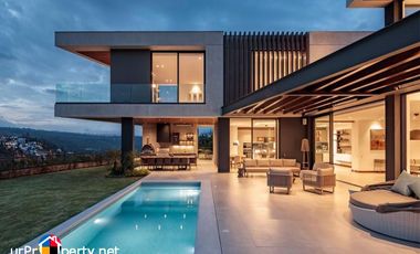 FOR SALE MODERN HOUSE WITH SWIMMING POOL PLUS 10 CAR PARKING IN CEBU CITY