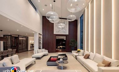 FOR SALE MODERN HOUSE WITH SWIMMING POOL PLUS 10 CAR PARKING IN CEBU CITY