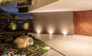 FOR SALE MODERN HOUSE WITH SWIMMING POOL PLUS 10 CAR PARKING IN CEBU CITY