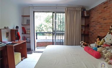 Casa en sector campestre de 4 alcobas en venta, Sabaneta Las Lomitas