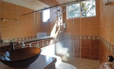 Casa en sector campestre de 4 alcobas en venta, Sabaneta Las Lomitas