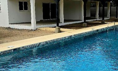 Punta Chame Casa de 185 m2 con piscina a dos pasos del mar. $180,000