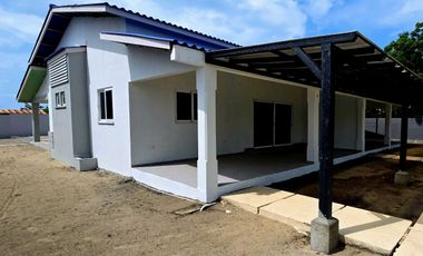 Punta Chame Casa de 185 m2 con piscina a dos pasos del mar. $180,000