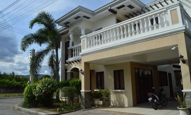 House for rent in Fonte Di Versailles with a beautiful landscaped garden in Minglanilla, Cebu with 24/7 guards on juty