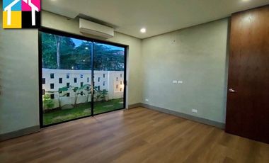 for sale modern house with 4 bedroom plus 3 parking in mandaue cebu