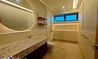 for sale modern house with 4 bedroom plus 3 parking in mandaue cebu