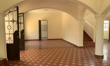 Casa en renta, ideal para negocio!! o casa habitación. En el centro Cuernavaca!!!