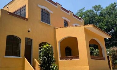 Casa en renta, ideal para negocio!! o casa habitación. En el centro Cuernavaca!!!