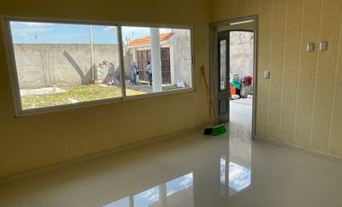CUERNAVACA, AHUATEPEC, POR MONTESORI. VENDO CASA SOLA 4 RECS. C-400 MTS.