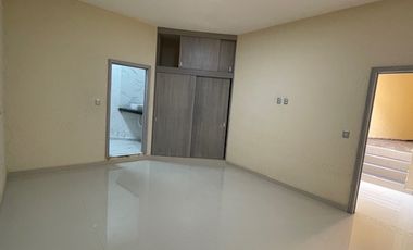 CUERNAVACA, AHUATEPEC, POR MONTESORI. VENDO CASA SOLA 4 RECS. C-400 MTS.