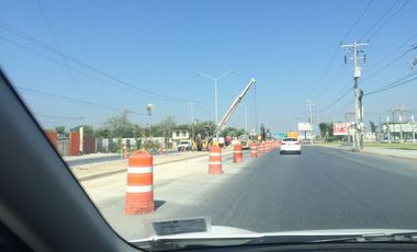 Terreno en venta de 1 hectárea sobre Av Lincoln, uso comercial, excelente para CEDIS o producción