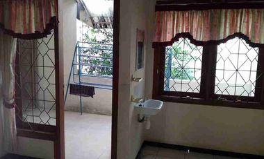 Jual / Sewa mana yang lebih dulu*

Rumah 2 lantai siap huni di Kutisari Utara, dekat UK Petra