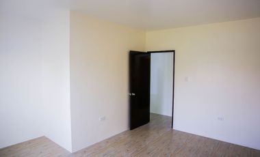 FOR SALE 3 DOORS 2-STOREY APARTMENT