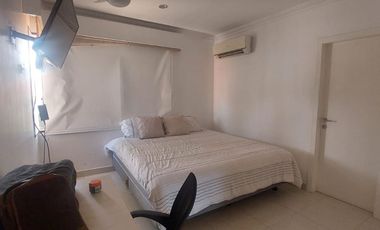 Samborondon. Villa Amoblada en renta, con Piscina y Vista a Lago