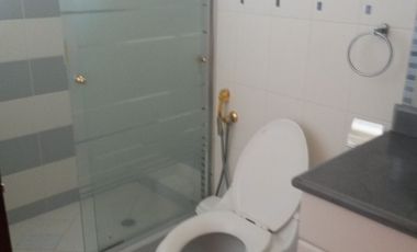 Samborondon. Villa Amoblada en renta, con Piscina y Vista a Lago