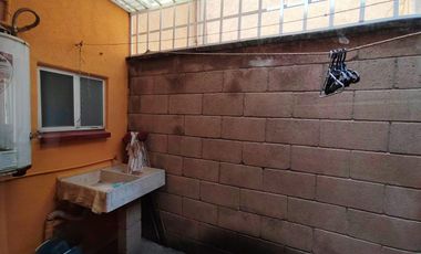 CASA EN VENTA LA CAMPIÑA TETECALITA CERCA DE CHICONCUAC MORELOS CON ALBERCA