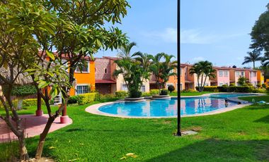 CASA EN VENTA LA CAMPIÑA TETECALITA CERCA DE CHICONCUAC MORELOS CON ALBERCA
