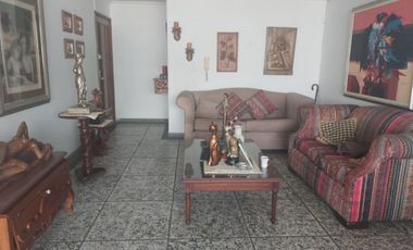 VENTA APTO PISO 23- TORRE ARISTI - EXCELENTE Y HERMOSA VISTA.