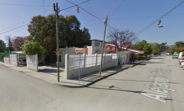 SF-  CASA EN VENTA EN LA ZONA CENTRO