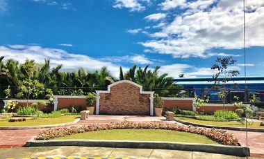 Fully furnished house with a beautiful sea view and mountain view in a safe subdivision in Minglanilla