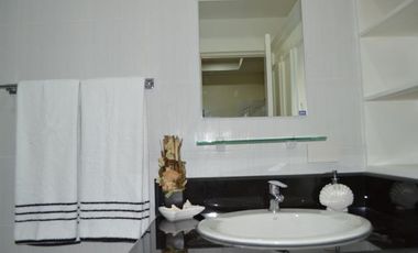 Fully furnished house with a beautiful sea view and mountain view in a safe subdivision in Minglanilla