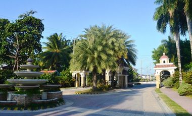 Fully furnished house with a beautiful sea view and mountain view in a safe subdivision in Minglanilla