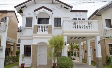 Fully furnished house with a beautiful sea view and mountain view in a safe subdivision in Minglanilla