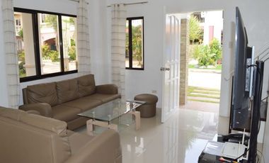 Fully furnished house with a beautiful sea view and mountain view in a safe subdivision in Minglanilla