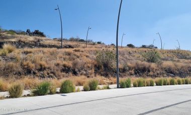 Terreno de entrega inmediata para construir proyecto vertical  fracc.  con servicios ocultos a 5 min del centro de Querétaro