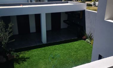 RENTO CASA DE 4 RECAMARAS TODAS CON BAÑO EN LA CAPIÑA DEL BOSQUE EN LEON GTO