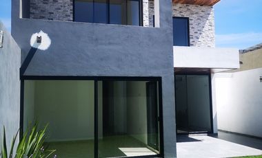 RENTO CASA DE 4 RECAMARAS TODAS CON BAÑO EN LA CAPIÑA DEL BOSQUE EN LEON GTO