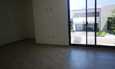 RENTO CASA DE 4 RECAMARAS TODAS CON BAÑO EN LA CAPIÑA DEL BOSQUE EN LEON GTO
