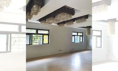 GRAND 3-STOREY, 4-BEDROOM TOWNHOUSE WITH PARKING FOR SALE IN KAPITOLYO