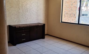 VENTA DE CASA EN RESIDENCIAL CUMBRES DE MORELIA