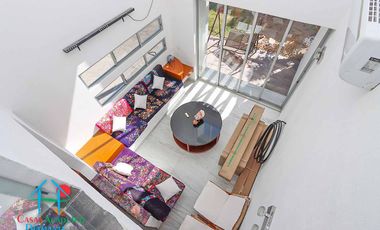 Casa de 2 Niveles con 4 Recámaras, Terrazas y Estacionamiento