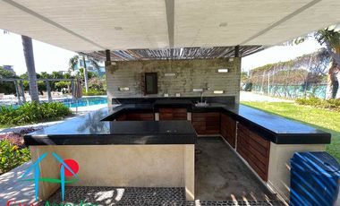 Casa de 2 Niveles con 4 Recámaras, Terrazas y Estacionamiento