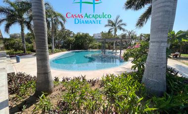 Casa de 2 Niveles con 4 Recámaras, Terrazas y Estacionamiento