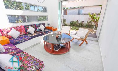 Casa de 2 Niveles con 4 Recámaras, Terrazas y Estacionamiento