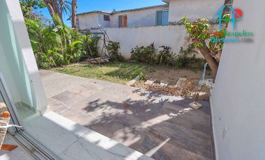 Casa de 2 Niveles con 4 Recámaras, Terrazas y Estacionamiento