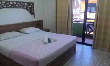 Pattaya Beach 32 Room Hotel/Bar/Restaurant
