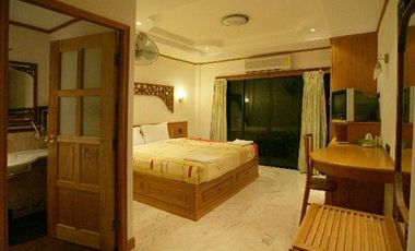 Pattaya Beach 32 Room Hotel/Bar/Restaurant