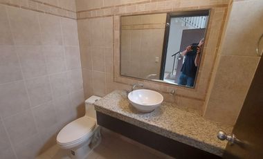 Samborondon, Se renta linda casa de 4 dormitorios con piscina